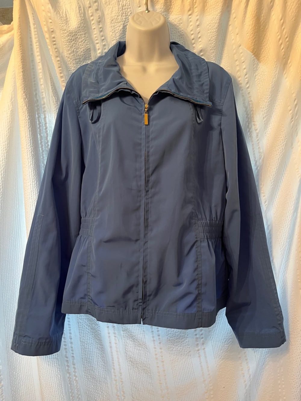 St. John women’s  periwinkle Blue Lightweight Jacket size large